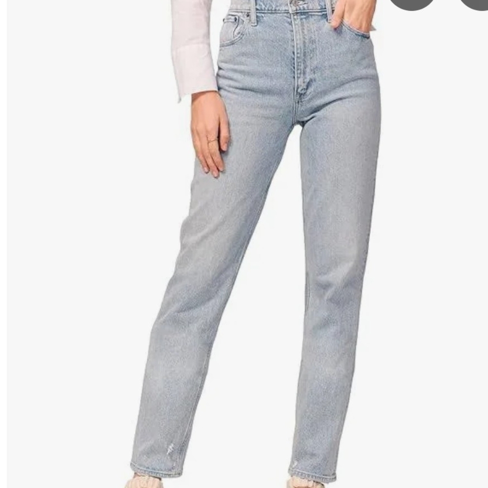 Abercrombie & Fitch Ultra High Rise 90's Straight Light Wash Womens Jeans